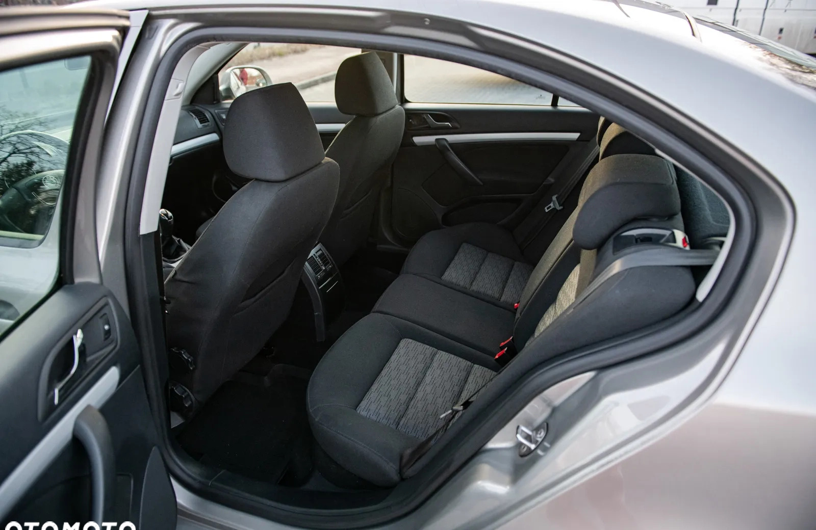 Skoda Octavia cena 23900 przebieg: 173000, rok produkcji 2012 z Sochaczew małe 326